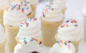 Teeny Tiny Ice Cream Cake...
